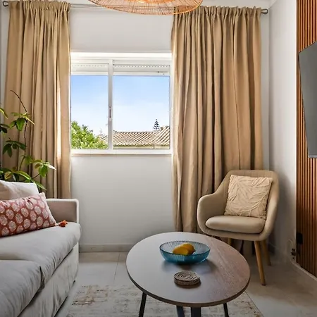 Sophisticated 2-bed Haven Near The Coast *