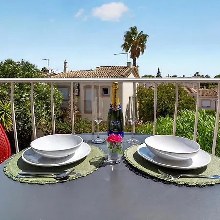 Appartement Sophisticated 2-bed Haven Near The Coast *