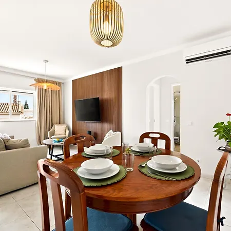 Sophisticated 2-bed Haven Near The Coast Portimão