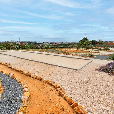 Sophisticated 2-bed Haven Near The Coast Portimão